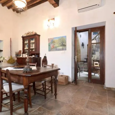 Holiday home Historical House In The Old Of Nicosia