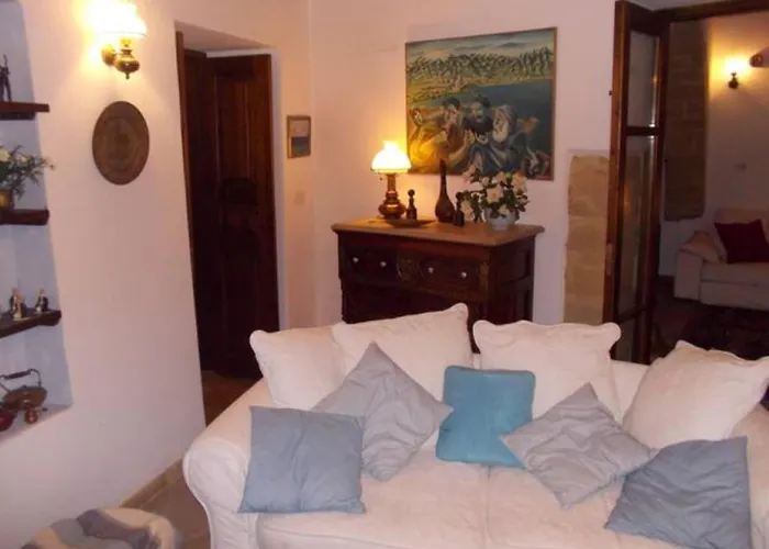 Historical House In The Old Of ニコシア