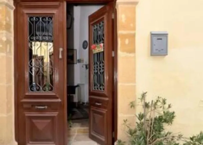 Historical House In The Old Of ニコシア